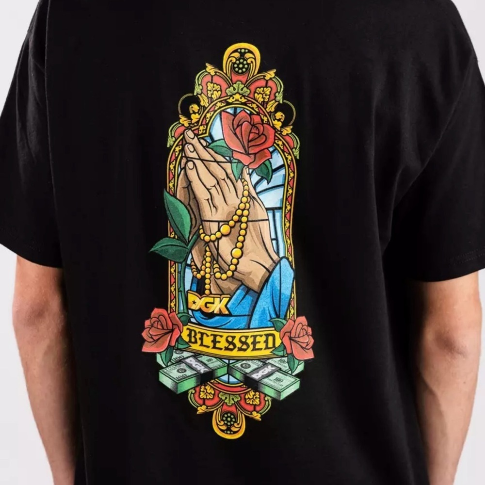 DGK ILLUMINATE T-SHIRT in RED